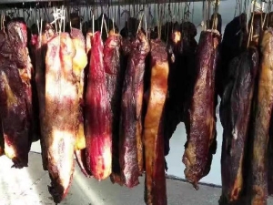 新疆伊犁熏马肉